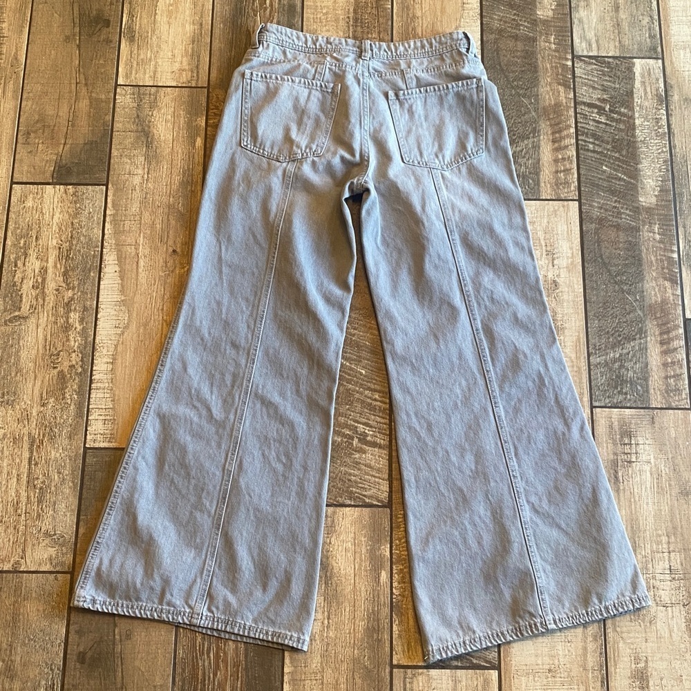 Divided Light Gray wide leg Flare Jeans - Picture 9 of 9